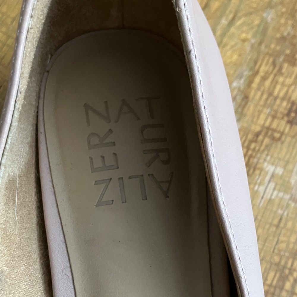 Naturalizer Taupe, Beige/Pink Pointed Flats - Picture 2 of 5